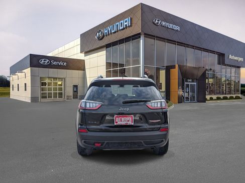 Used 2022 Jeep Cherokee Trailhawk AWD/4WD image 4