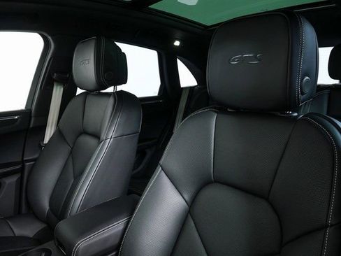 New 2026 Porsche Macan GTS image 5