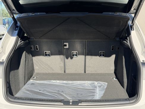 New 2026 Porsche Macan S image 14