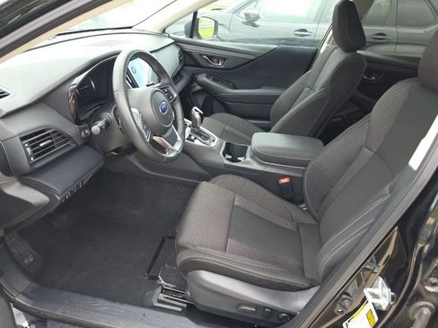 Used 2025 Subaru Outback Premium AWD/4WD image 10