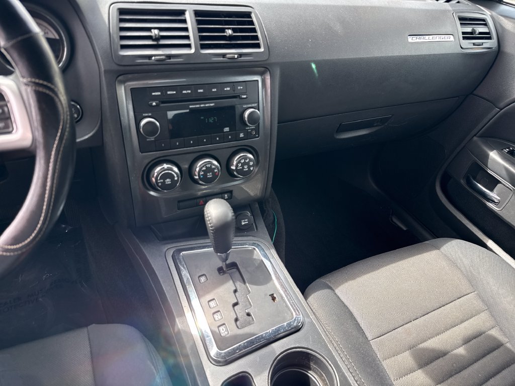 Used 2014 Dodge Challenger SXT RWD image 17