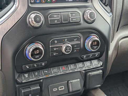 Used 2021 GMC Sierra 2500 Denali w/ Denali Ultimate Package AWD/4WD image 28