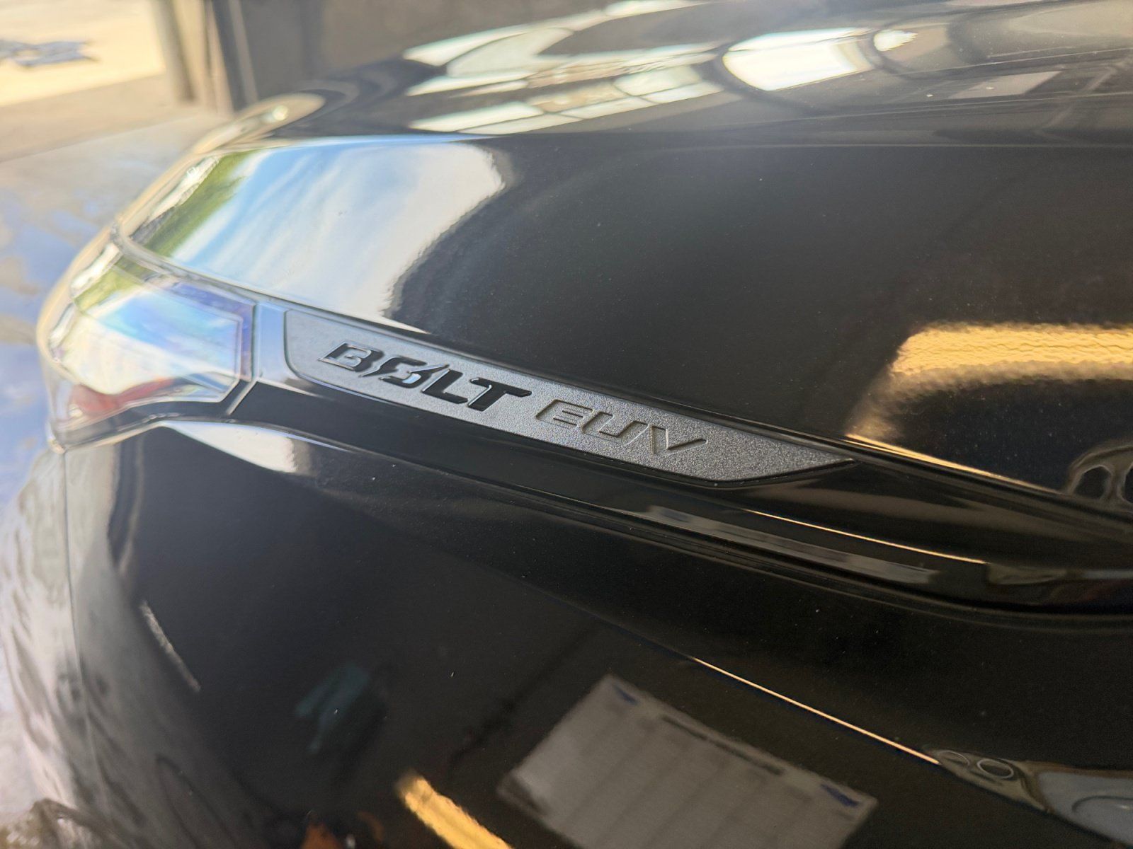 Used 2022 Chevrolet Bolt EUV Premier w/ Sun & Sound Package FWD image 21