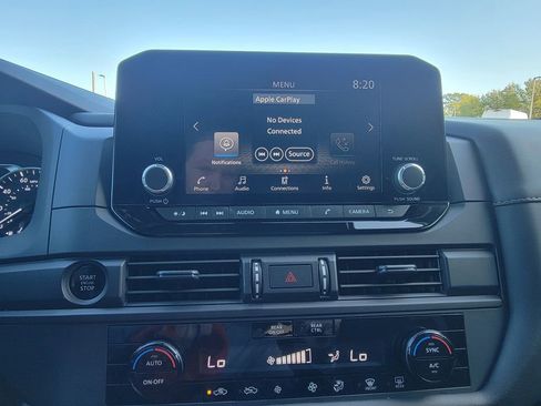 Used 2025 Nissan Pathfinder S image 23