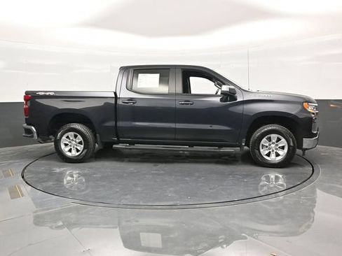 Used 2023 Chevrolet Silverado 1500 LT AWD/4WD image 8