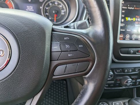 Certified 2020 Jeep Cherokee Trailhawk w/ Cold Weather Group image 17