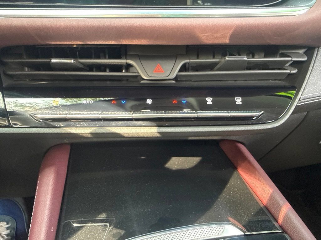 Used 2024 Buick Envision Sport Touring AWD/4WD image 86