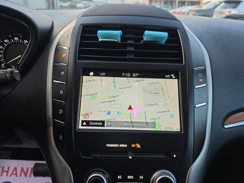 Used 2019 Lincoln MKC Select w/ Select Plus Package AWD/4WD image 18
