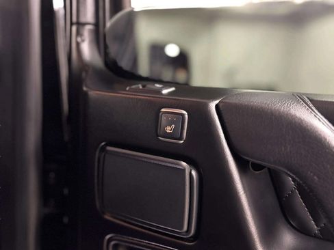 Used 2016 Mercedes-Benz G 63 AMG 4MATIC image 29