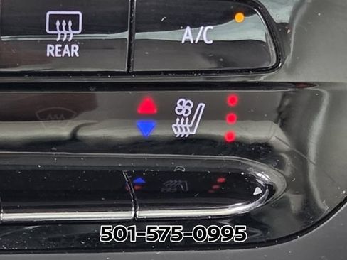 Used 2023 Buick Envision Avenir AWD/4WD image 26