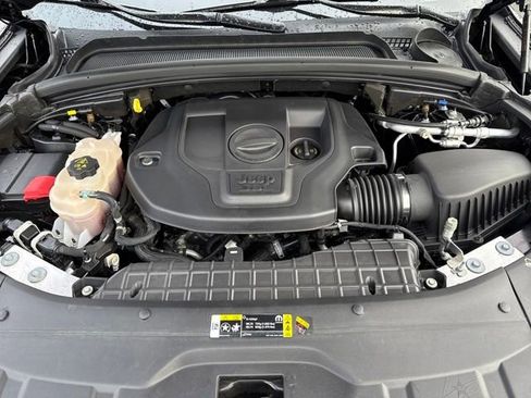 Used 2023 Jeep Grand Cherokee Overland w/ Luxury Tech Group IV image 29