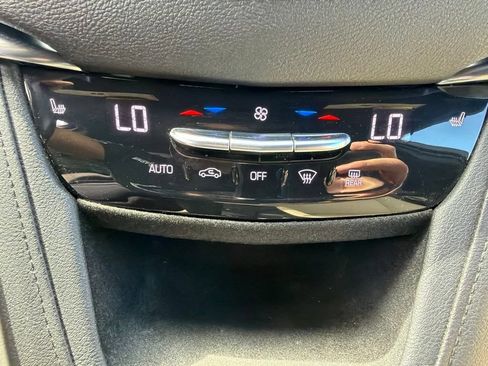 Used 2019 Cadillac XT5 FWD image 27