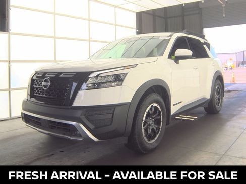 Used 2025 Nissan Pathfinder Rock Creek AWD/4WD image 3