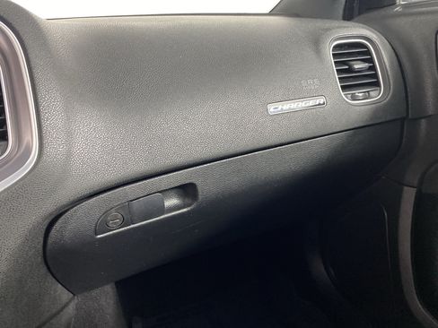 Used 2020 Dodge Charger SXT RWD image 29