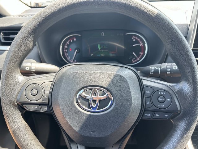 Used 2025 Toyota RAV4 XLE AWD/4WD image 27