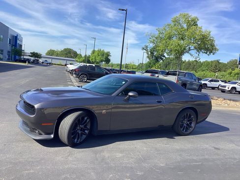 Used 2022 Dodge Challenger R/T Scat Pack RWD image 7