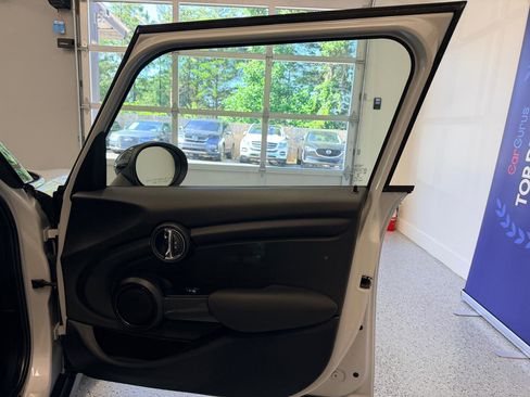 Used 2016 MINI Cooper 4-Door Hardtop FWD image 20