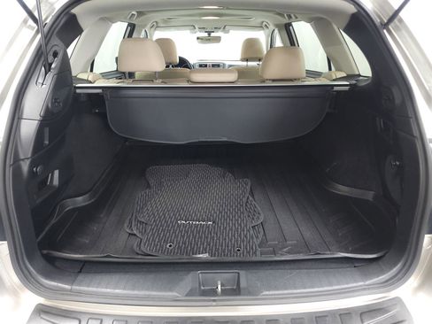 Used 2017 Subaru Outback 2.5i Limited AWD/4WD image 11
