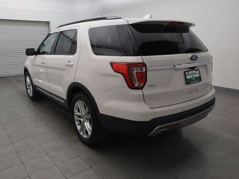 Used 2017 Ford Explorer XLT w/ Equipment Group 201A FWD image 5