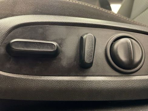 Used 2021 GMC Acadia SLE w/ Driver Convenience Package image 11