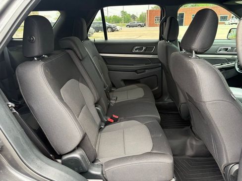 Used 2019 Ford Explorer XLT FWD image 16