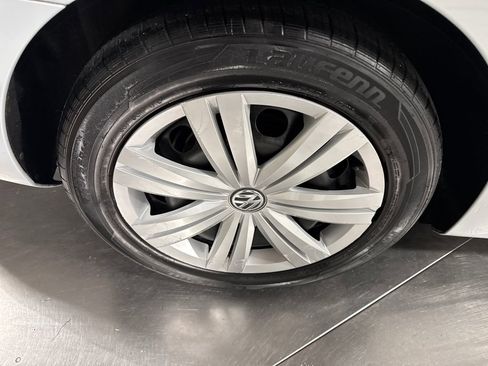Used 2017 Volkswagen Jetta S w/ Jetta S Cold Weather Package FWD image 8