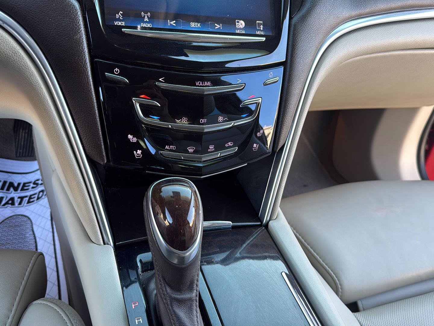 Used 2013 Cadillac XTS Luxury w/ Driver Awareness Package FWD image 27