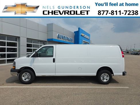 Used 2019 Chevrolet Express 3500 Extended w/ Driver Convenience Package image 4