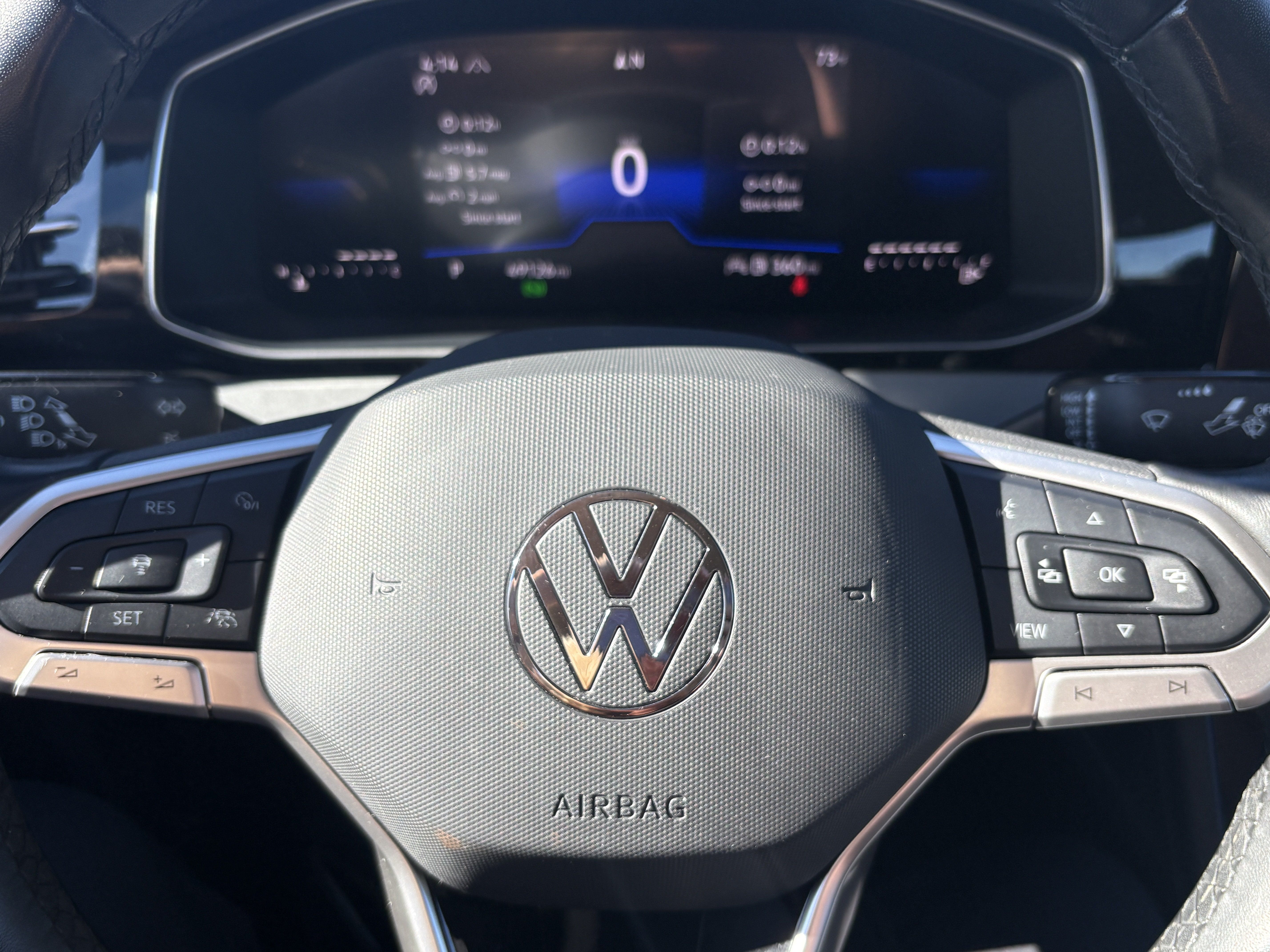 Used 2025 Volkswagen Jetta SE FWD image 19