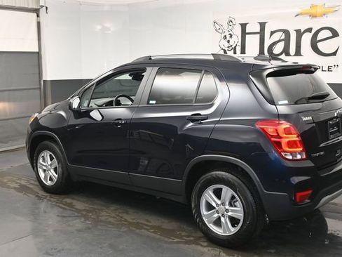 Used 2022 Chevrolet Trax LT w/ LT Convenience Package AWD/4WD image 29