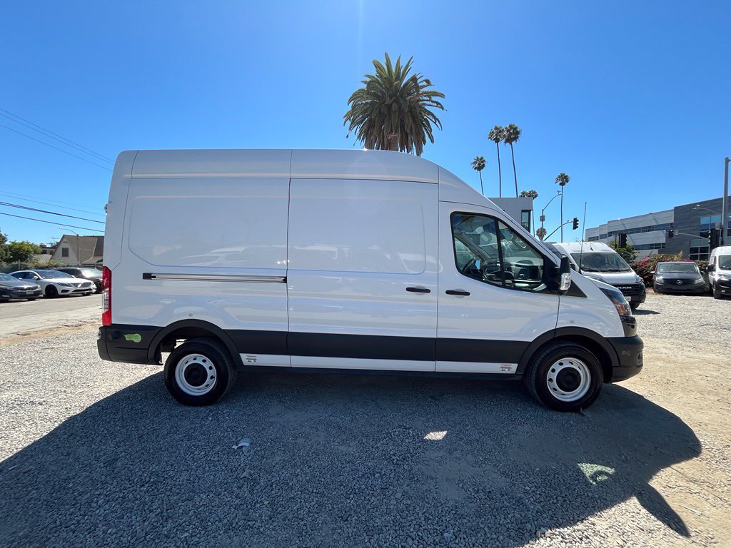 Used 2022 Ford E-Transit 148 High Roof w/ Load Area Protection Package RWD image 4