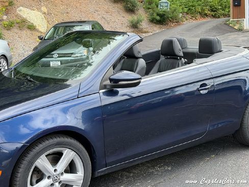 Used 2012 Volkswagen Eos Lux FWD image 30
