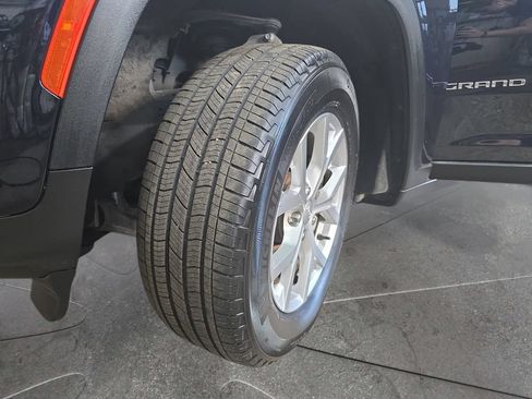 Certified 2023 Jeep Grand Cherokee Limited AWD/4WD image 30
