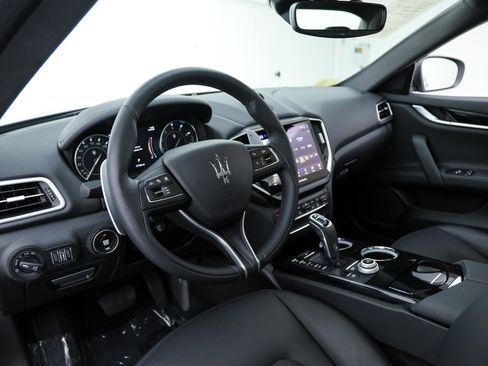 Certified 2023 Maserati Ghibli Modena RWD image 15