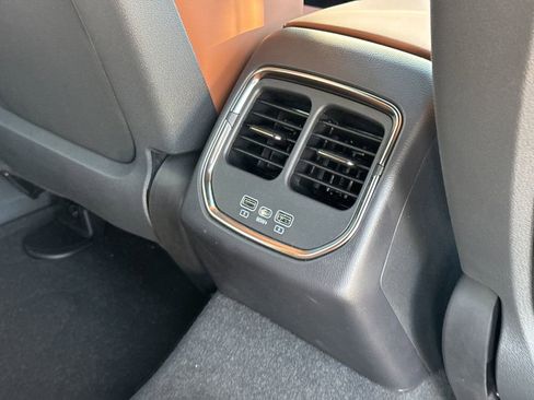 New 2025 VinFast VF 8 Plus image 17