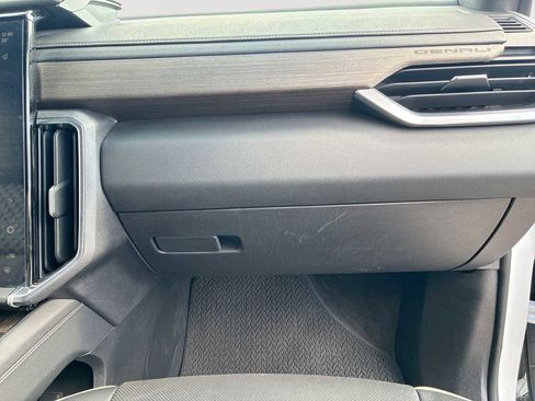 Used 2024 GMC Acadia Denali image 30