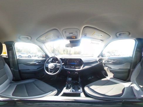 Used 2025 Chevrolet TrailBlazer LT w/ Driver Confidence Package image 38