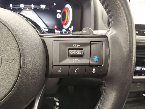 Used 2021 Nissan Rogue Platinum image 18