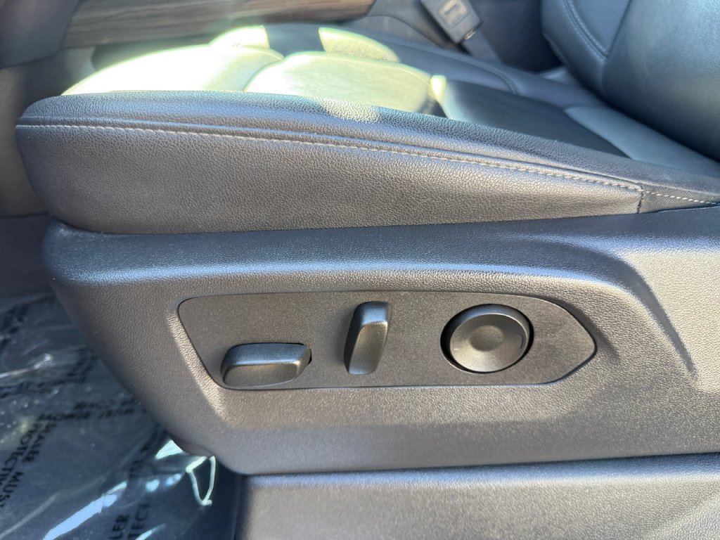 Used 2025 Chevrolet Silverado 1500 RST w/ Convenience Package II AWD/4WD image 10