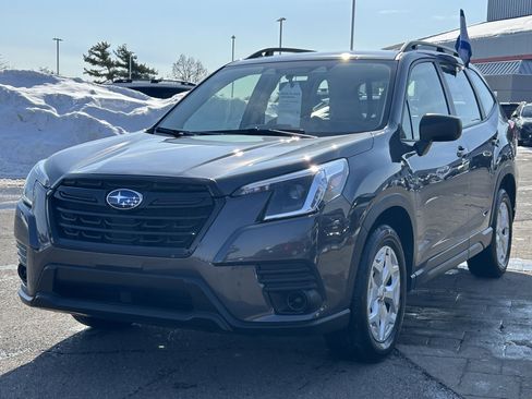 Used 2023 Subaru Forester image 3
