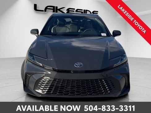 Used 2025 Toyota Camry SE image 9