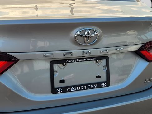 Used 2021 Toyota Camry LE image 9