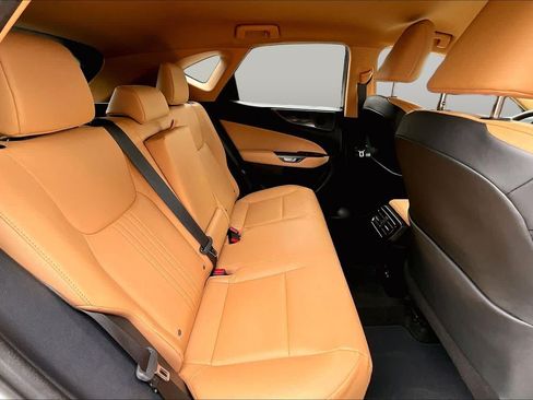Used 2024 Lexus NX 250 FWD w/ Towing Package (2000 Lbs) image 20