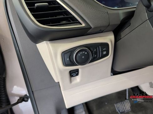 Used 2019 Lincoln Nautilus Select AWD/4WD image 27