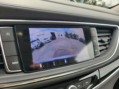 Used 2024 Buick Enclave Avenir w/ Avenir Technology Package image 21