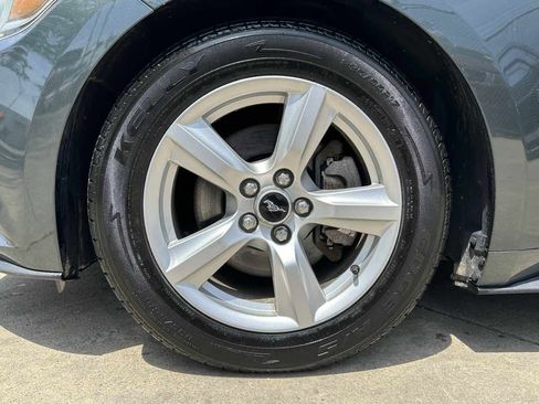 Used 2016 Ford Mustang Coupe RWD image 9