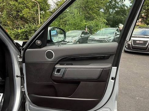 Used 2018 Land Rover Discovery SE AWD/4WD image 18