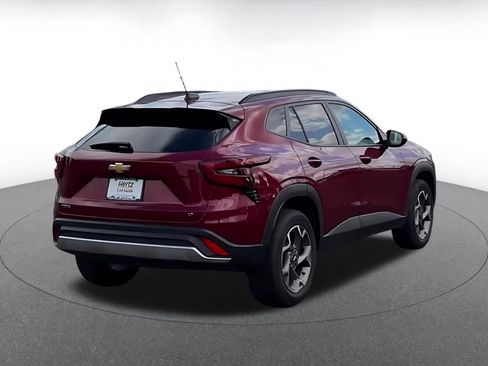 Used 2025 Chevrolet Trax LT image 14