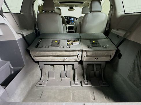 Certified 2020 Toyota Sienna XLE w/ XLE Navigation Package image 24