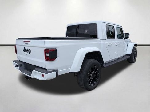 Used 2023 Jeep Gladiator Overland AWD/4WD image 4